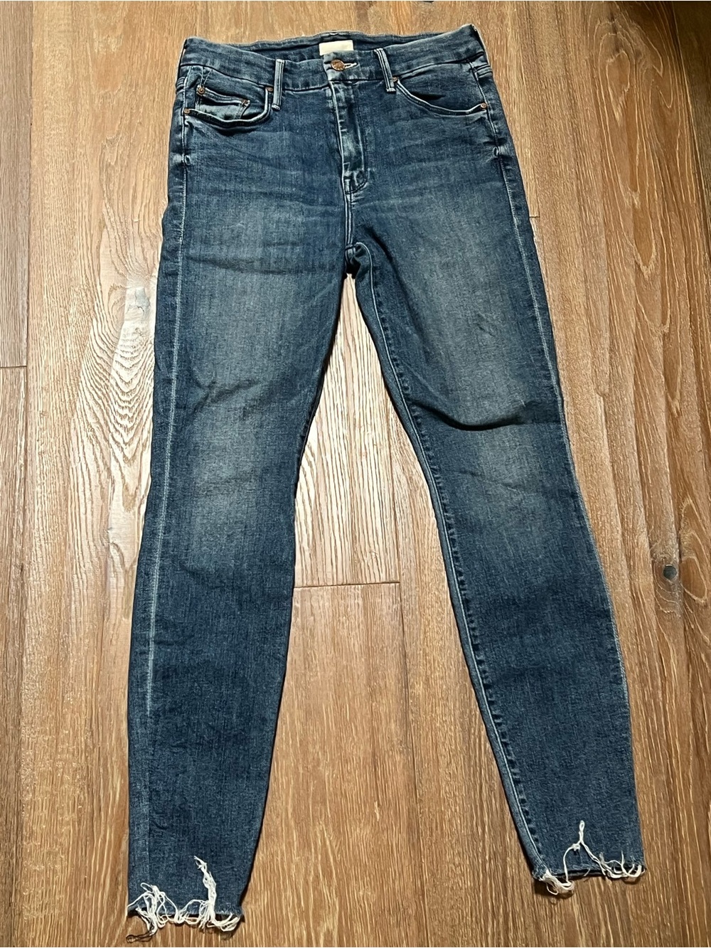 MOTHER  - The Looker Ankle Fray Jeans in Faded Dark Blue Sz 27